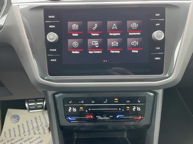 Volkswagen Tiguan 4Mot. AHK DCC LederMatrix Pano 360