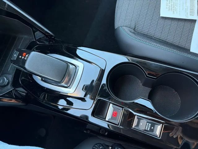 Peugeot E-2008 Allure Pack