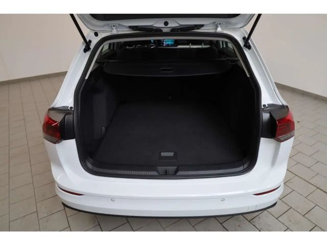 Volkswagen Golf 1.5 eTSI DSG Life Variant