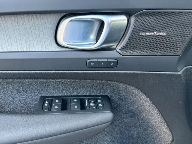 Volvo XC40 Dark Plus