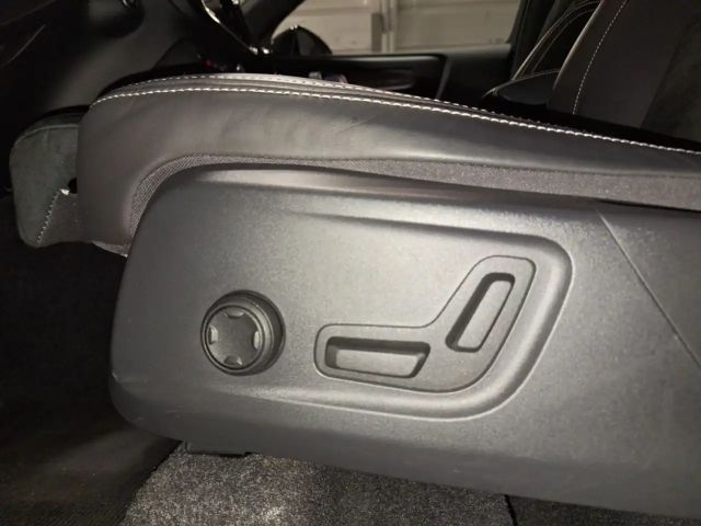 Volvo XC40 R-Design T5