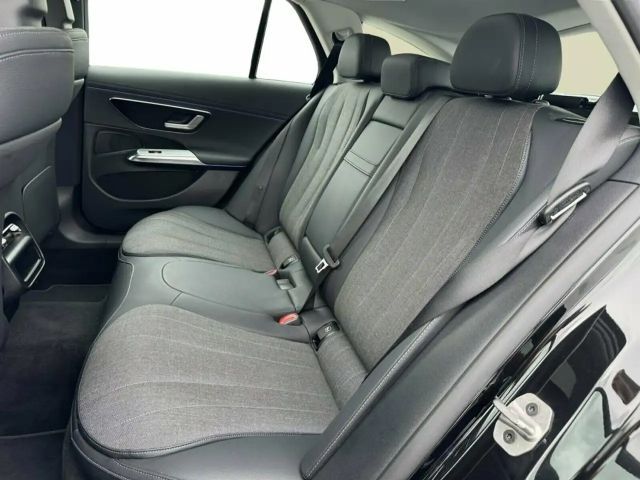 Mercedes-Benz E 200 AVANTGARDE Estate