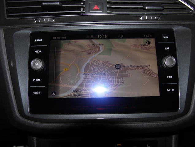 Volkswagen Tiguan 2.0 TDI DSG, Panorama,Navi,Sitzhzg...