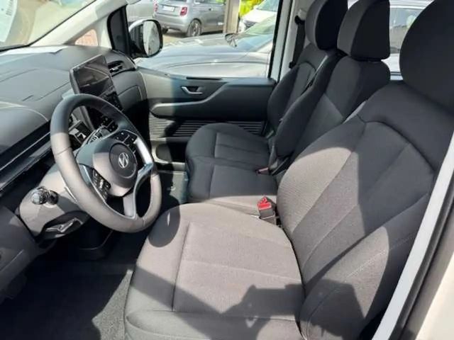 Hyundai Staria Trend