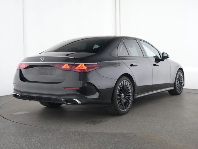 Mercedes-Benz E 220 AMG Line E 220 d Sedan