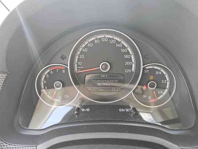 Volkswagen up! 1.0 KLIMA, KAMERA, TEMPOMAT, PDC HINTEN