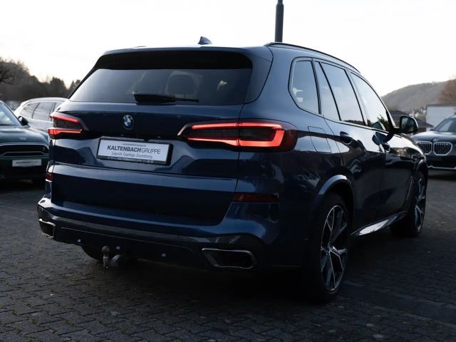 BMW X5 M50i