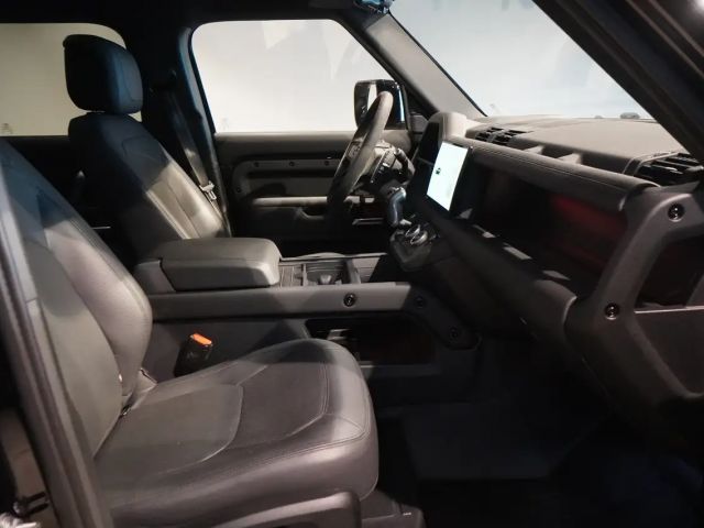 Land Rover Defender 110