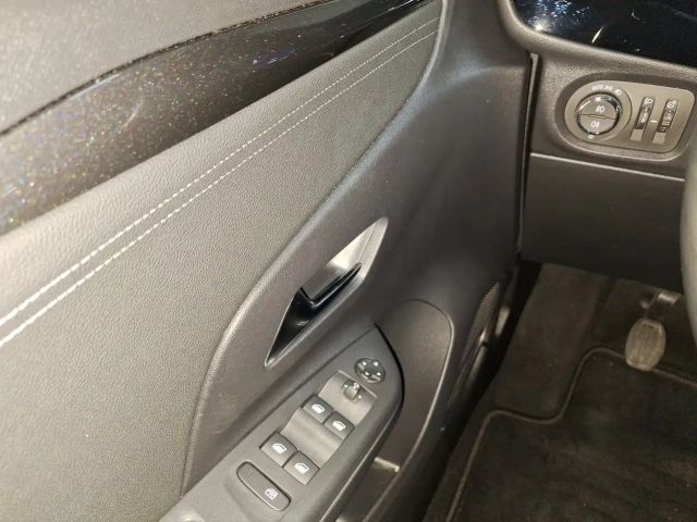 Opel Corsa 1.5 Turbo Elegance