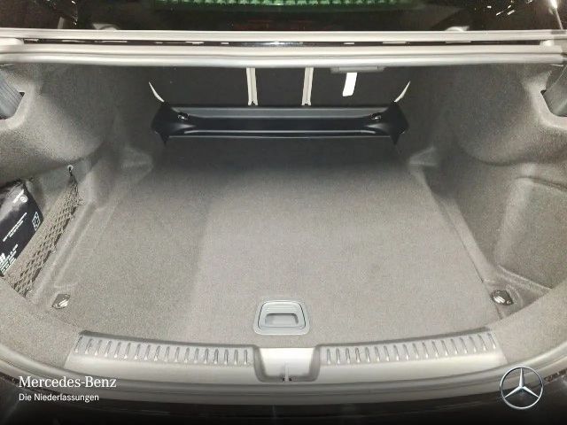 Mercedes-Benz E 200 AMG Line Sedan