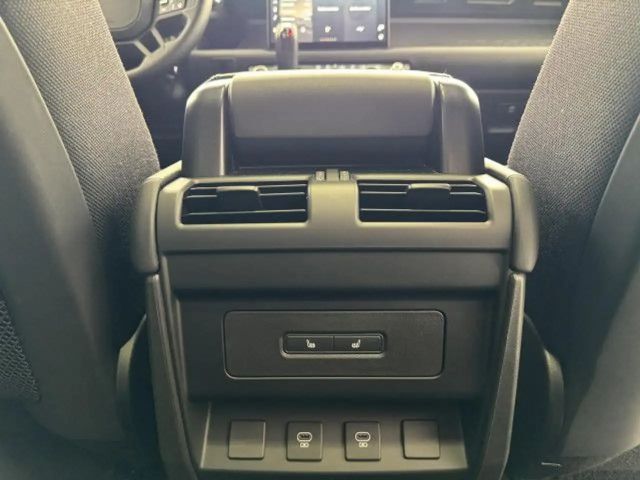 Land Rover Defender 110 Black Pack D300