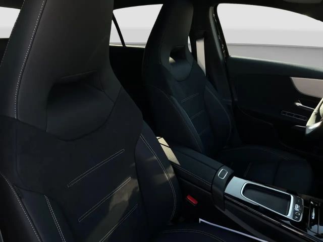 Mercedes-Benz A 200 AMG Line