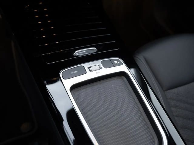 Mercedes-Benz A 180 A 180 d Progressive