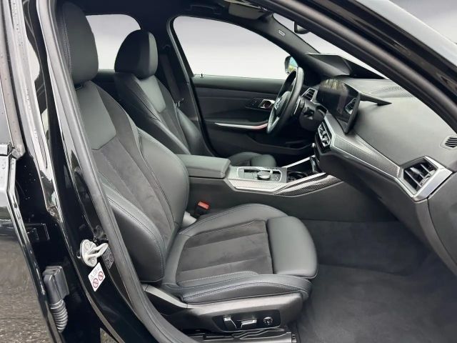 BMW 320 320i M-Sport Sedan xDrive