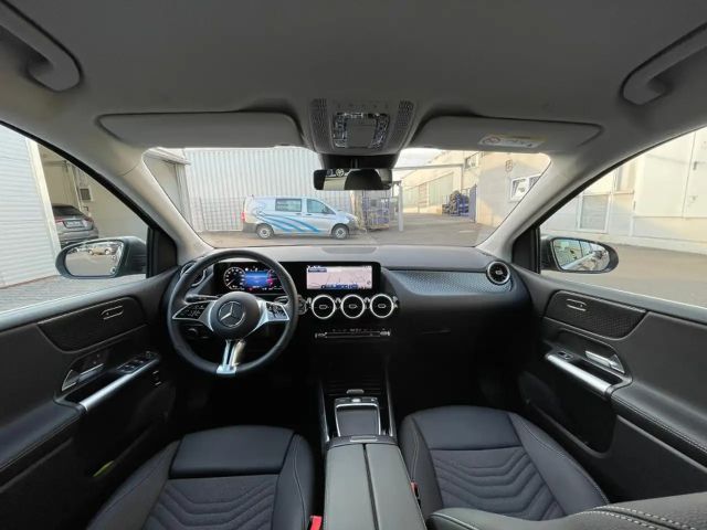 Mercedes-Benz B 180 Sedan