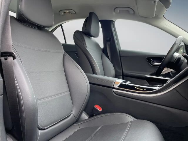 Mercedes-Benz C 180 AVANTGARDE Sedan