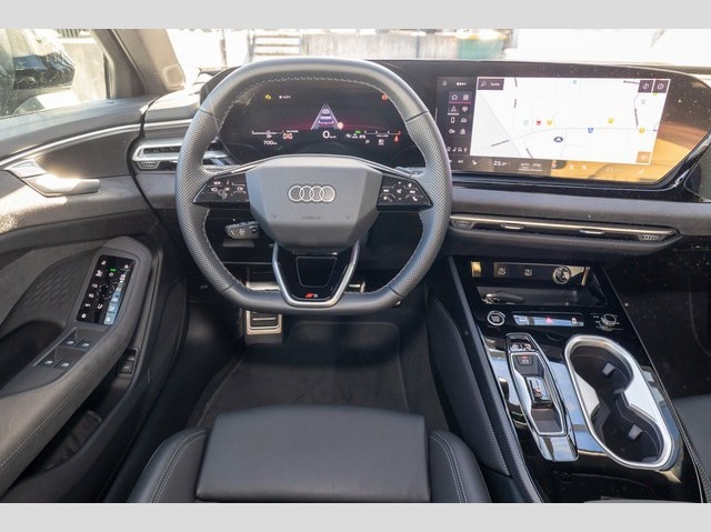 Audi A6 Avant Quattro S-Tronic