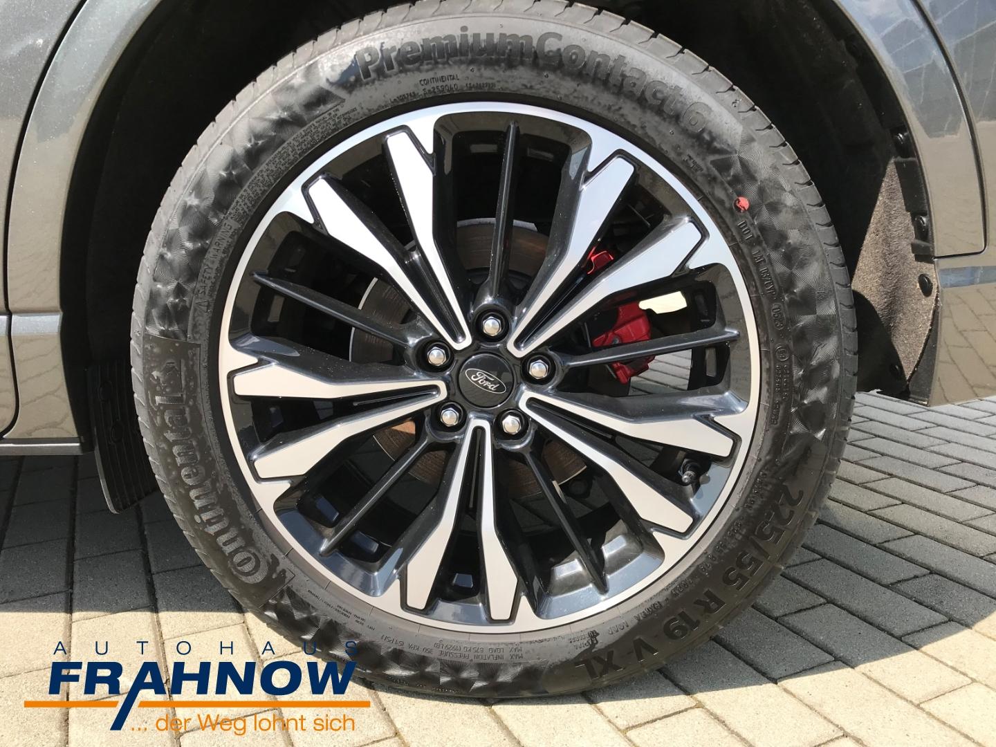 Ford Kuga Plug in Hybrid ST Line X