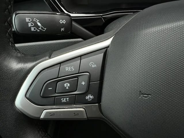 Volkswagen Touran 1.5 TSI Highline R-Line