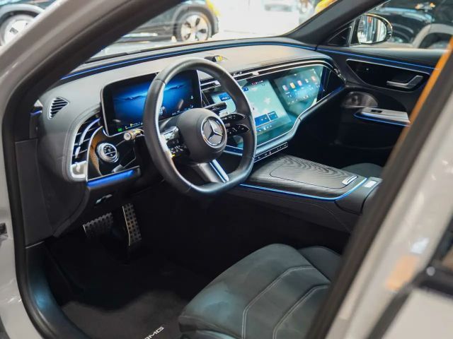 Mercedes-Benz E 220 AMG Line E 220 d Sedan