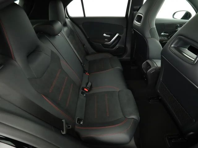 Mercedes-Benz A 200 A 200 d AMG Line