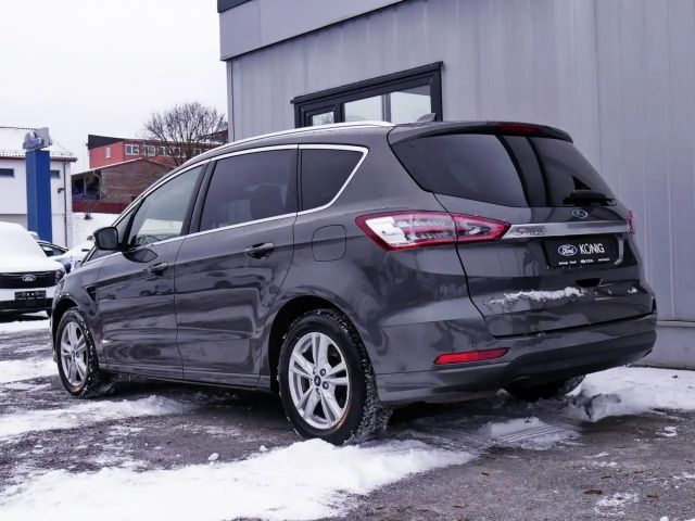 Ford S-Max Titanium