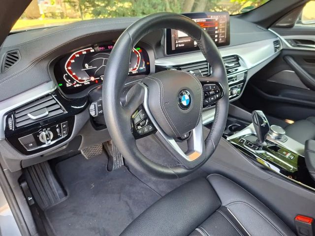 BMW 530 530d Luxury Line Touring xDrive