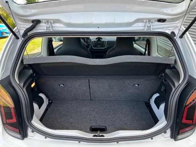 Volkswagen up! Move Move up!