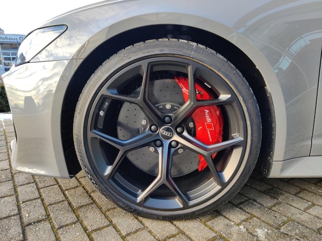 Audi A6 e-tron Avant Performance Quattro