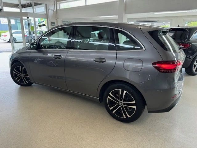 Mercedes-Benz B 200 Progressive Sedan