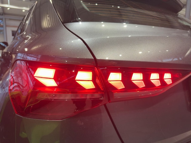 Audi A3 30 TFSI S-Line S-Tronic Sportback