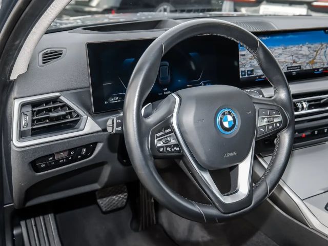 BMW 330 330e Touring xDrive