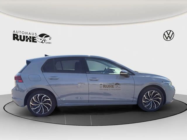 Volkswagen Golf 1.5 eTSI DSG Golf VIII Move