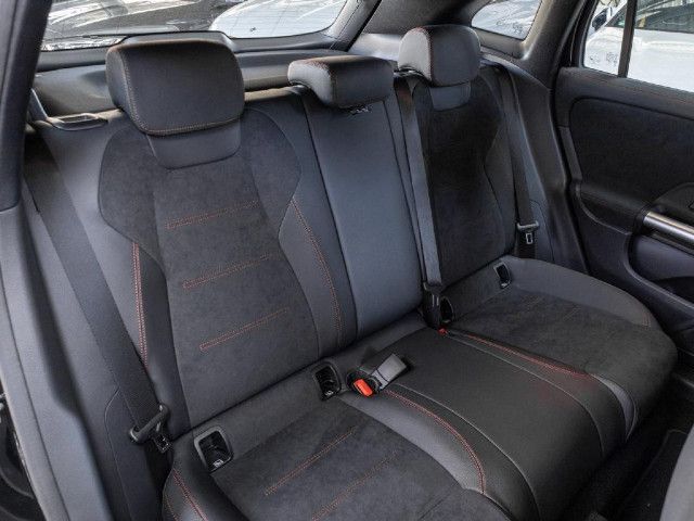 Mercedes-Benz GLA 180 AMG Line