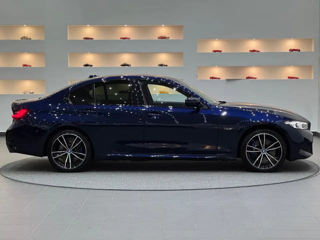 BMW 330 330e M-Sport Sedan xDrive