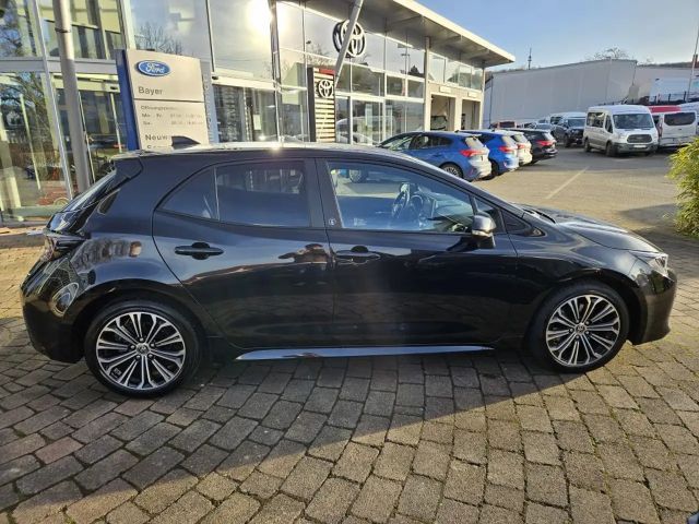 Toyota Corolla Hybride Team D