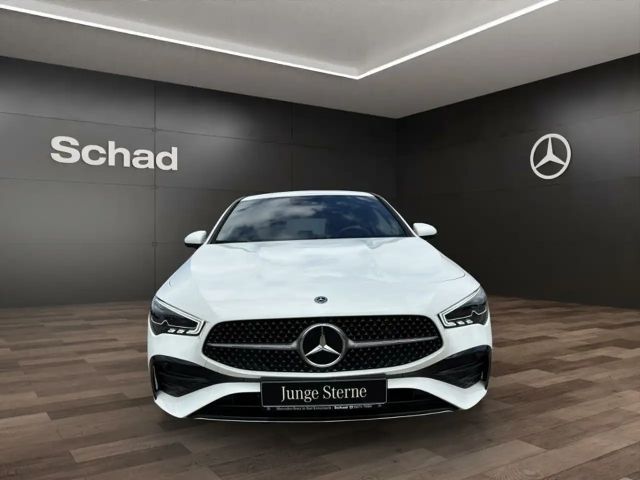 Mercedes-Benz CLA 200 AMG Line