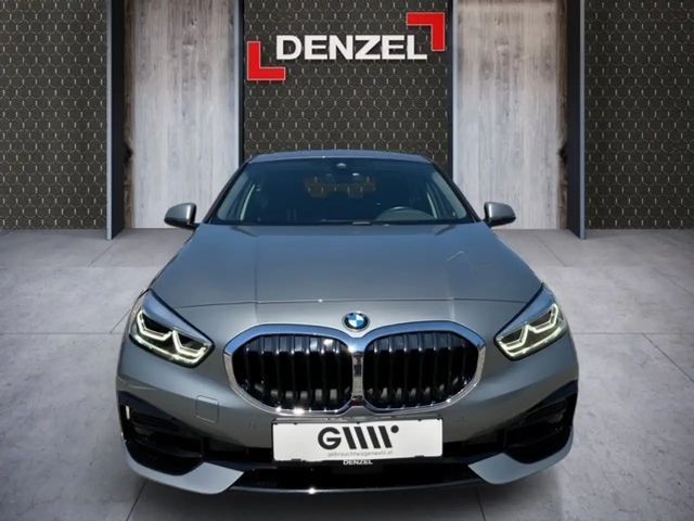 BMW 118 118i 5-deurs Sedan