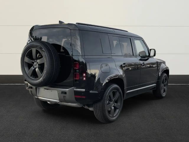 Land Rover Defender 110 D250 Dynamic SE