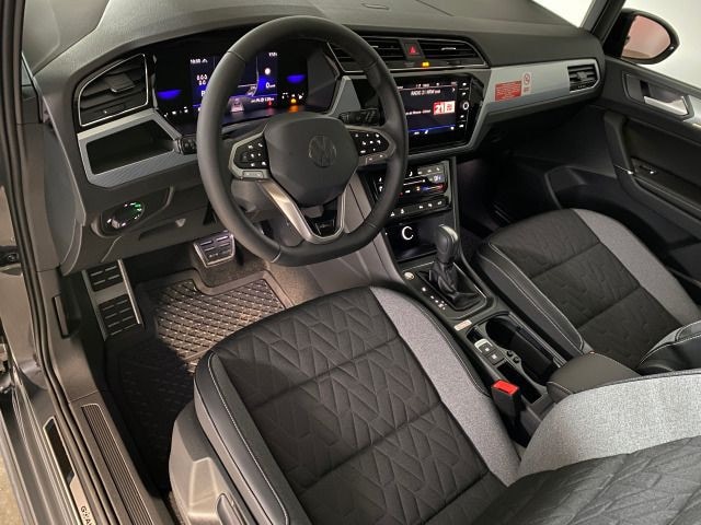 Volkswagen Touran 1.5 TSI DSG R-Line