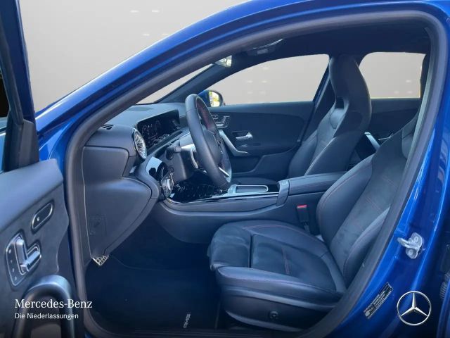 Mercedes-Benz A 250 4MATIC AMG Line