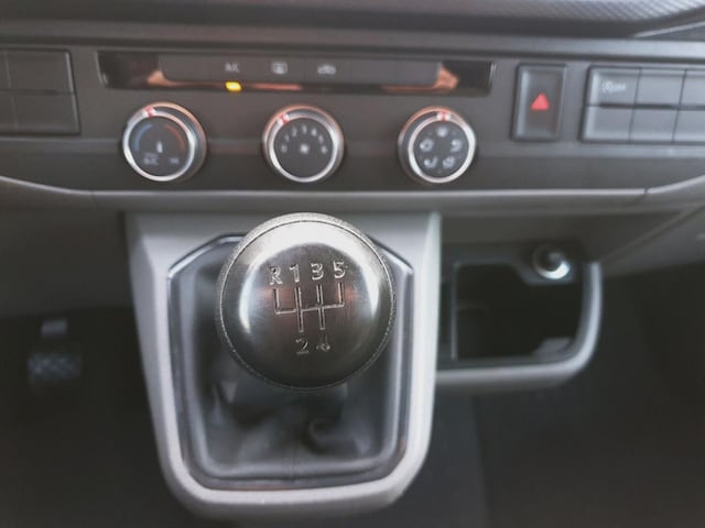 Volkswagen Caravelle 2.0 TDI T6