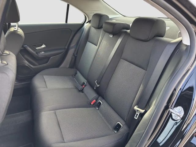 Mercedes-Benz A 250 A 250 e