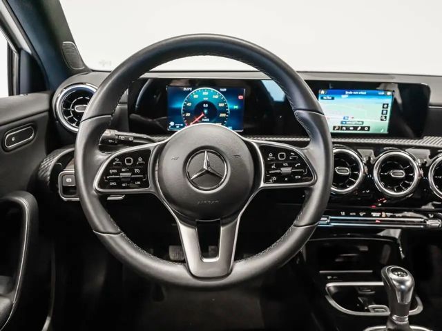 Mercedes-Benz A 180 A 180 d Style