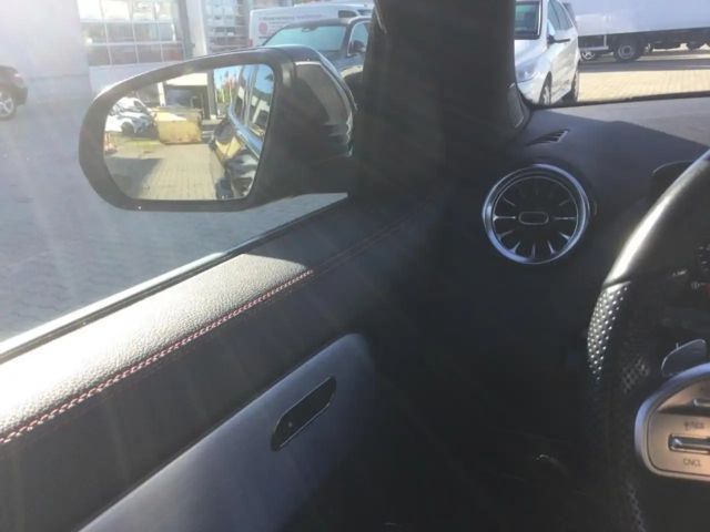 Mercedes-Benz GLA 200 AMG Line GLA 200 d