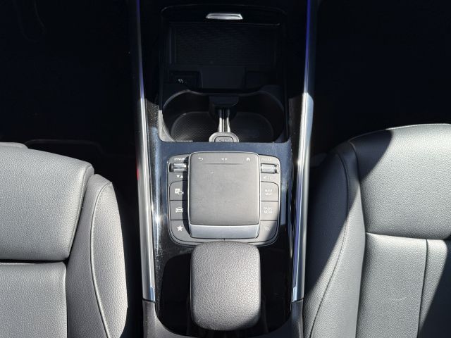 Mercedes-Benz EQA 300 4MATIC