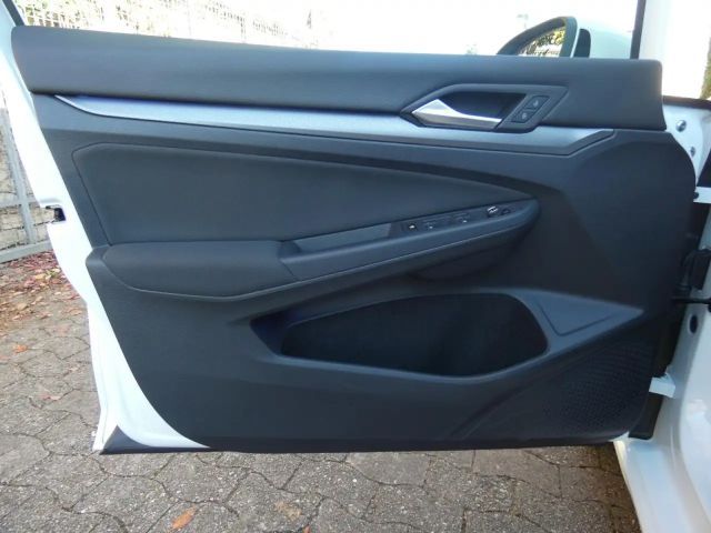 Volkswagen Golf 1.5 eTSI DSG Golf VIII