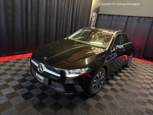 Mercedes-Benz A 180 A 180 d