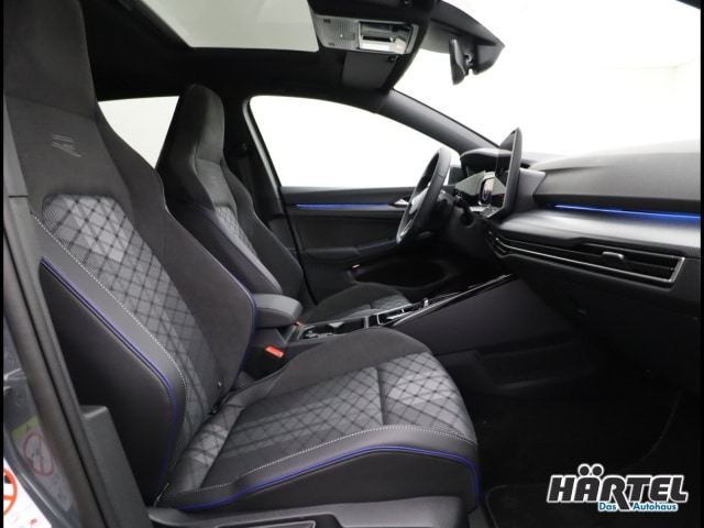 Volkswagen Golf 1.5 eTSI R-Line Style