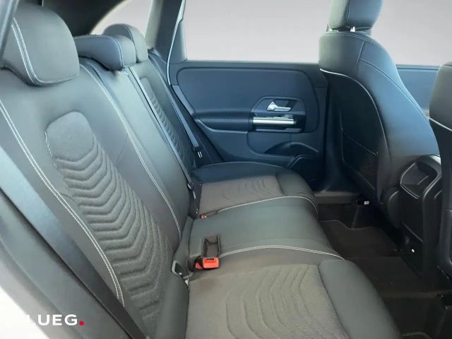 Mercedes-Benz B 200 Progressive Sedan